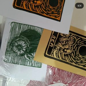 Camiseta Collage Artístico